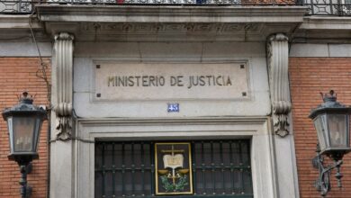 (Foto de ARCHIVO) Fachada del Ministerio de la Presidencia, Justicia y Relaciones con las Cortes, a 14 de febrero de 2024, en Madrid (España). El Ministerio de Justicia (MJUS) fue un departamento del Gobierno de España que desde el siglo XVIII ostentó competencias sobre desarrollo del ordenamiento jurídico y relaciones con la Administración de Justicia. En noviembre de 2023, el Ministerio se fusionó con el Ministerio de la Presidencia, dando lugar a un nuevo departamento denominado Ministerio de la Presidencia, Justicia y Relaciones con las Cortes. Jesús Hellín / Europa Press 14 FEBRERO 2024;RECURSOS;FACHADA;EDIFICIO;MINISTERIO 14/2/2024