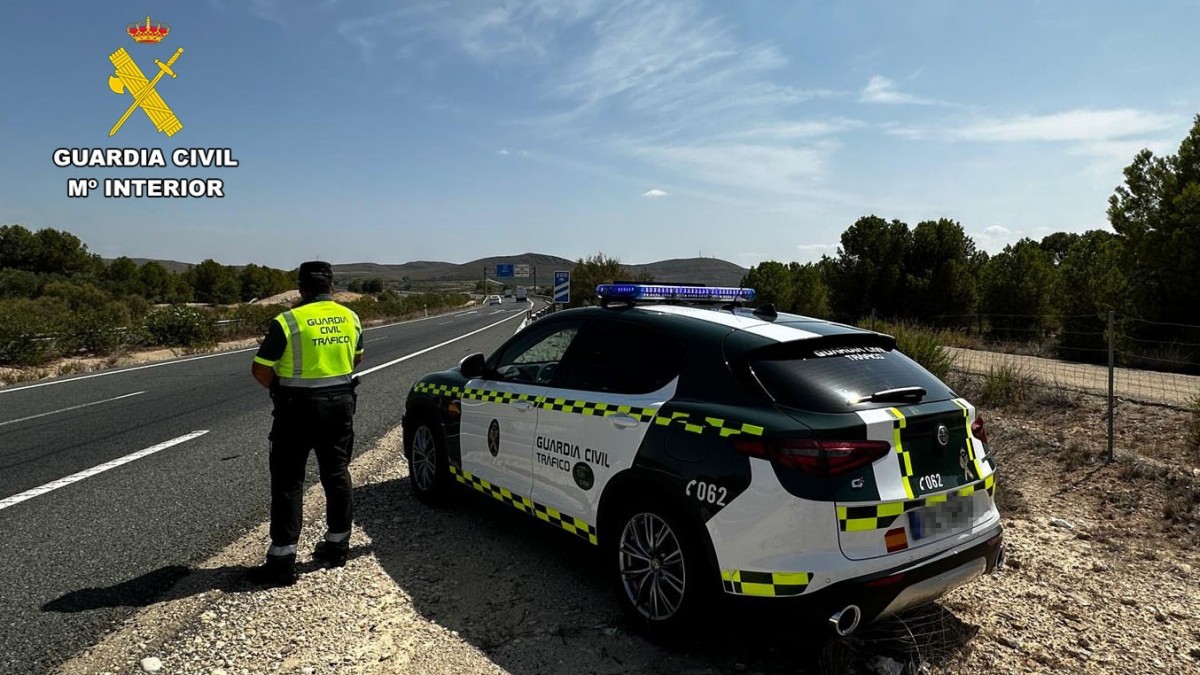 (Foto de ARCHIVO) Guardia Civil de tráfico. REMITIDA / HANDOUT por GUARDIA CIVIL Fotografía remitida a medios de comunicación exclusivamente para ilustrar la noticia a la que hace referencia la imagen, y citando la procedencia de la imagen en la firma 10/9/2024