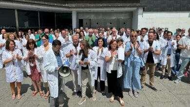 Concentración de profesionales del hospital de Ciudad Real contra la agresión de la familia de un paciente al personal sanitario. EUROPA PRESS 06/6/2025