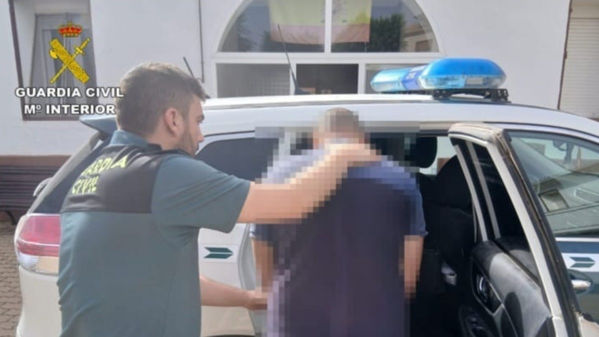 Detenidos de la Operación FICUS REMITIDA / HANDOUT por GUARDIA CIVIL Fotografía remitida a medios de comunicación exclusivamente para ilustrar la noticia a la que hace referencia la imagen, y citando la procedencia de la imagen en la firma 24/7/2025