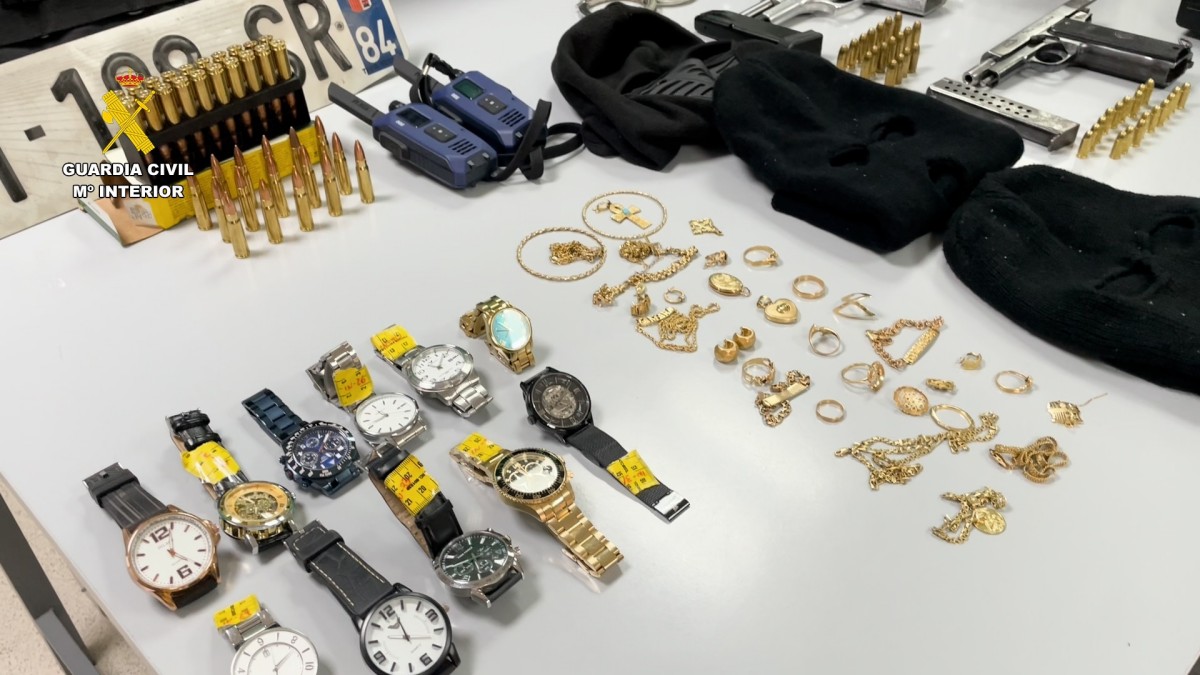 Efectos sustraídos al grupo criminal en la operación Bankasalt. REMITIDA / HANDOUT por GUARDIA CIVIL Fotografía remitida a medios de comunicación exclusivamente para ilustrar la noticia a la que hace referencia la imagen, y citando la procedencia de la imagen en la firma 29/8/2025